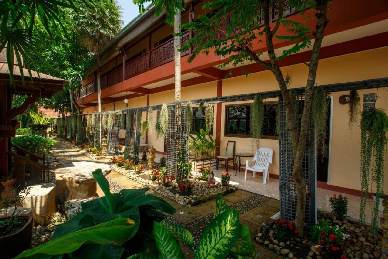 Noble Night Guesthouse Kanchanaburi City Exteriör bild