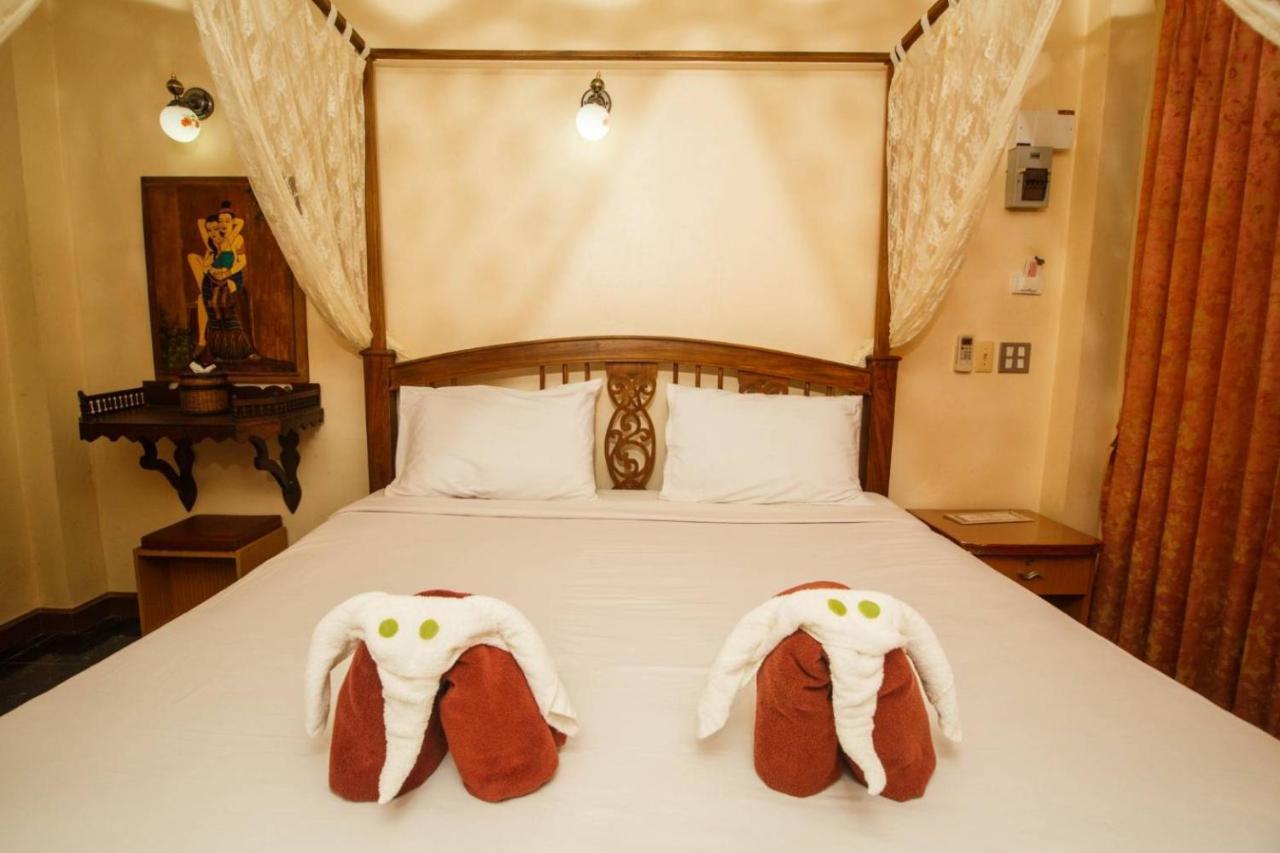 Noble Night Guesthouse Kanchanaburi City Exteriör bild