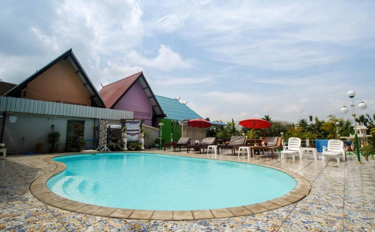 Noble Night Guesthouse Kanchanaburi City Exteriör bild