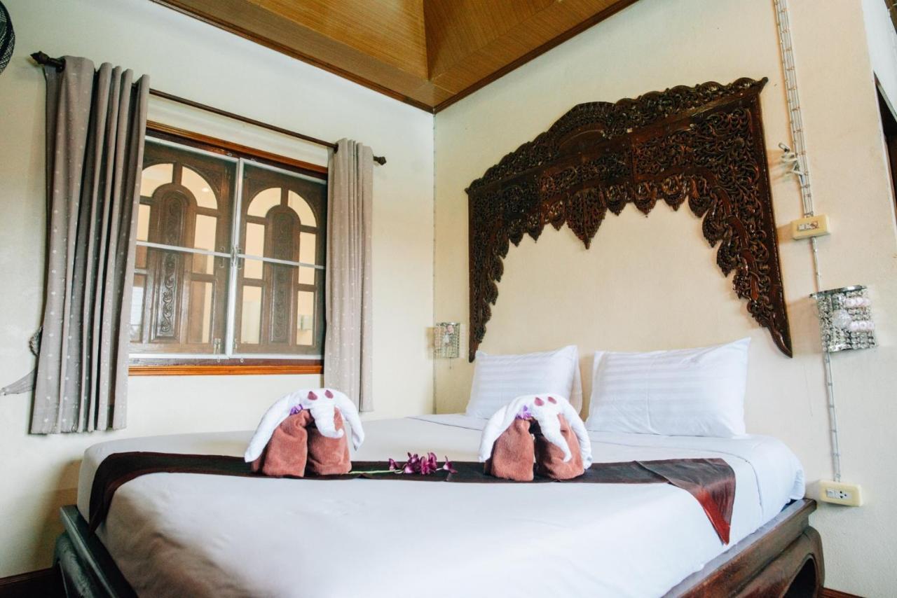 Noble Night Guesthouse Kanchanaburi City Exteriör bild