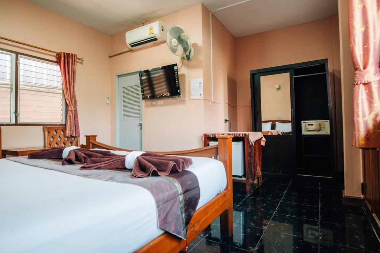 Noble Night Guesthouse Kanchanaburi City Exteriör bild