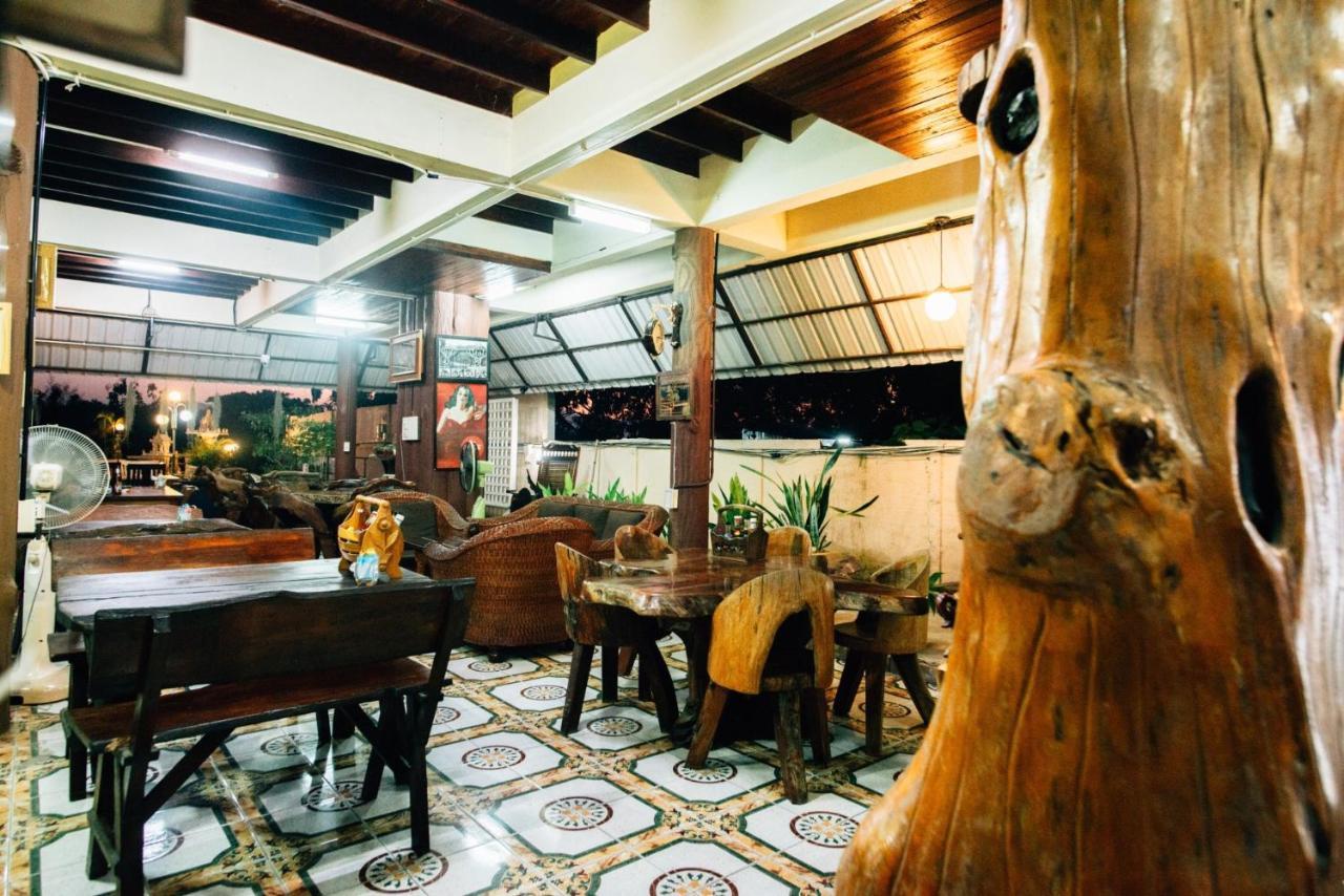Noble Night Guesthouse Kanchanaburi City Exteriör bild