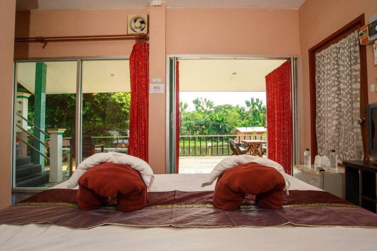 Noble Night Guesthouse Kanchanaburi City Exteriör bild
